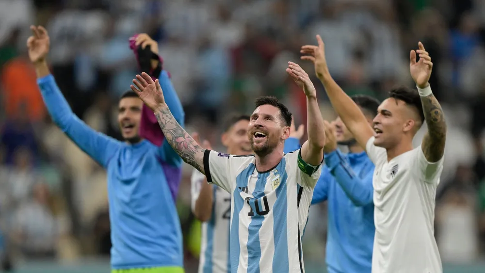 منتخب الارجنتين يتوج بكأس العالم 2022 فى نهائي تاريخي